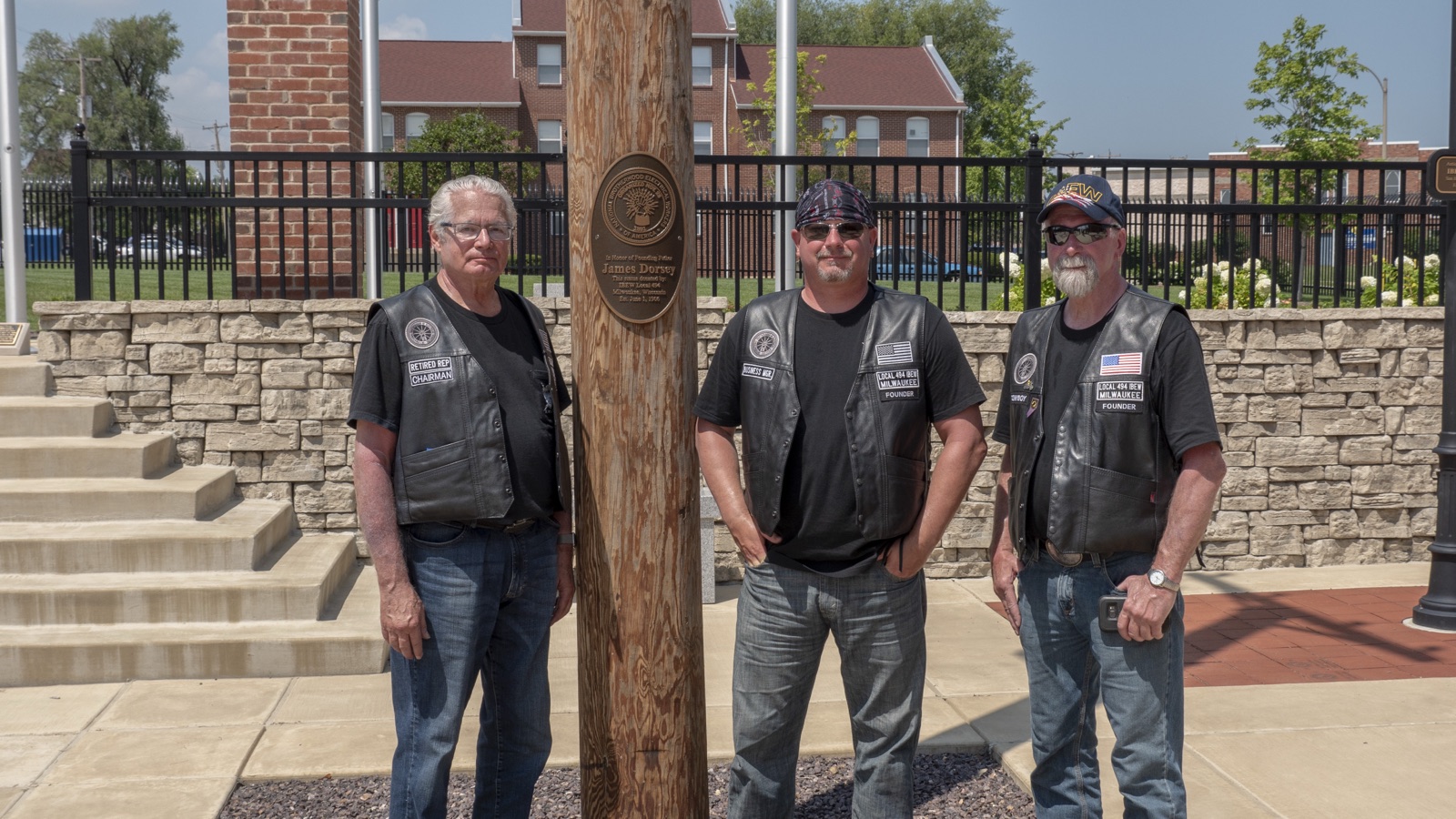 EWRC1 members and sister IBEW riding clubs gathered together.